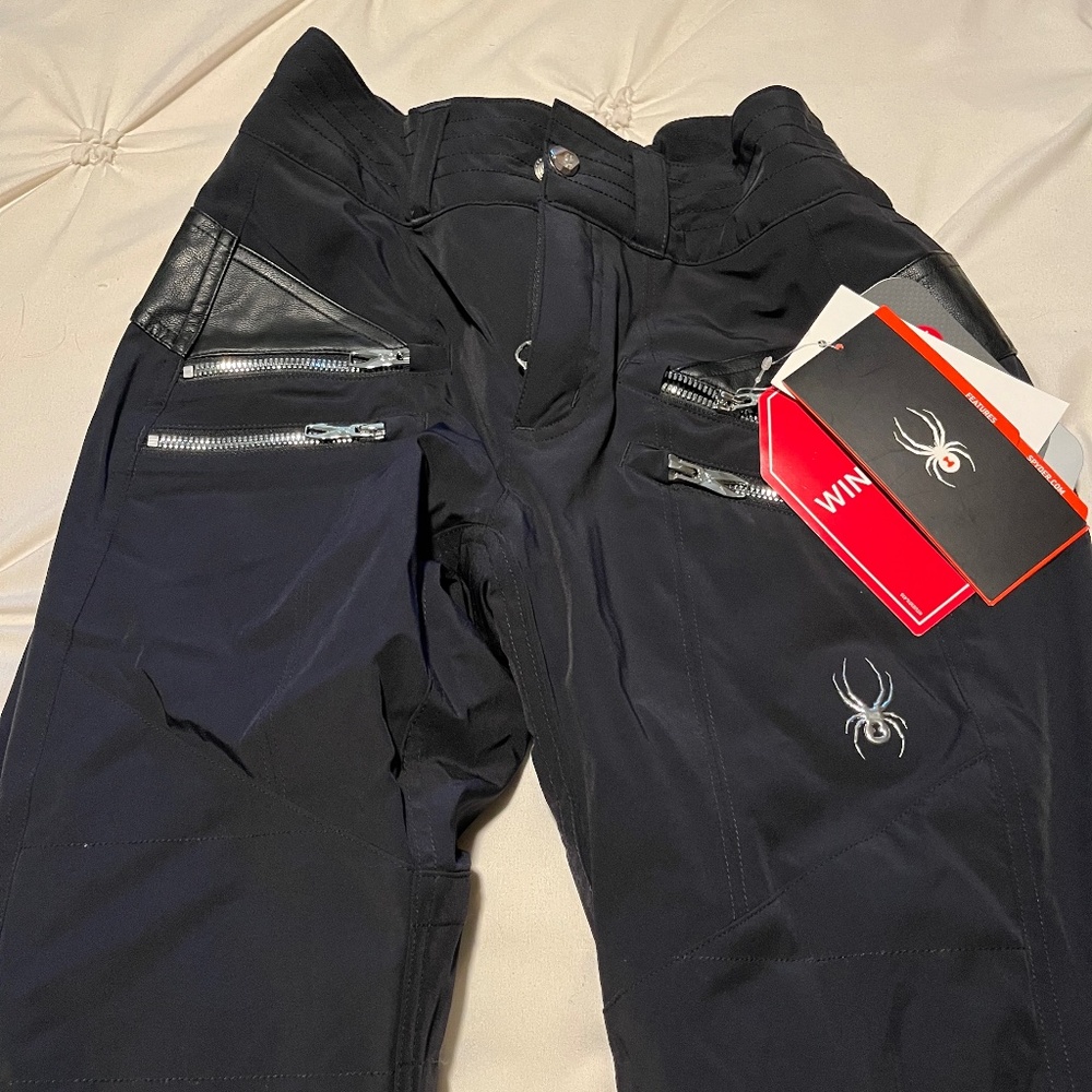 Women’s Spyder Ski Pants Size 4.